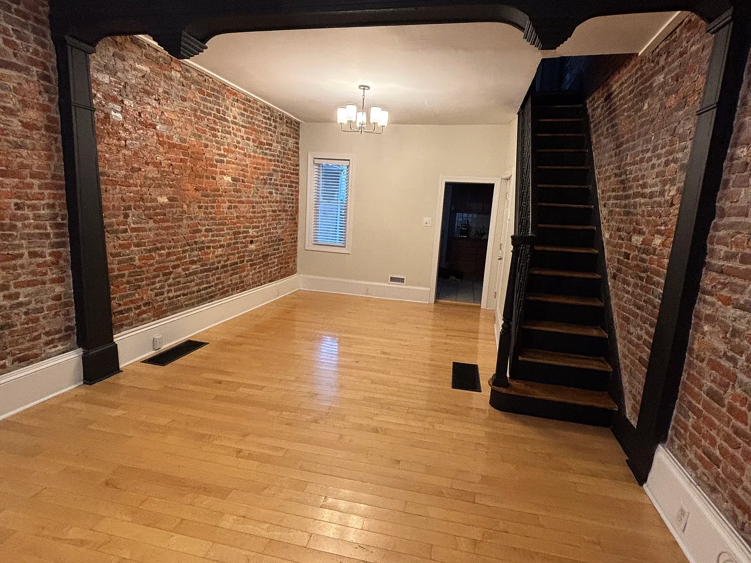 2 bed, 1136 sqft, $2,100 — Photo 4