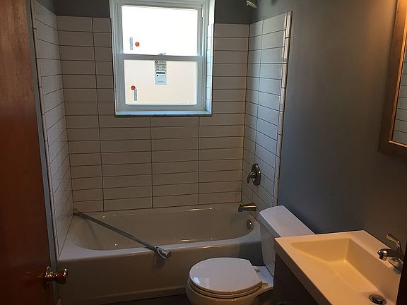 5th image of 7100-7102 Jamieson Ave