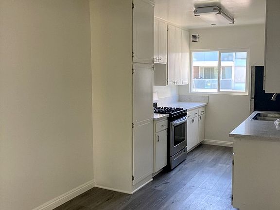3rd image of 11660 Chenault St APT 101