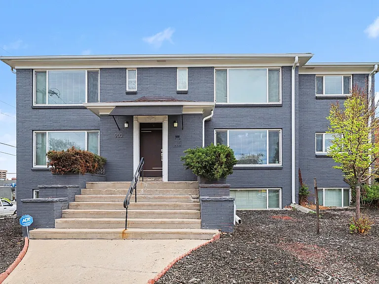 900 S Harrison St — Photo 17