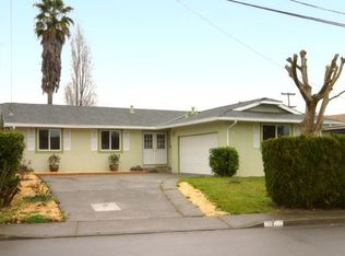 7 Graylawn Ave, Petaluma, CA 94952