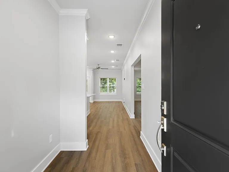 2151 E Grande Blvd — Photo 16