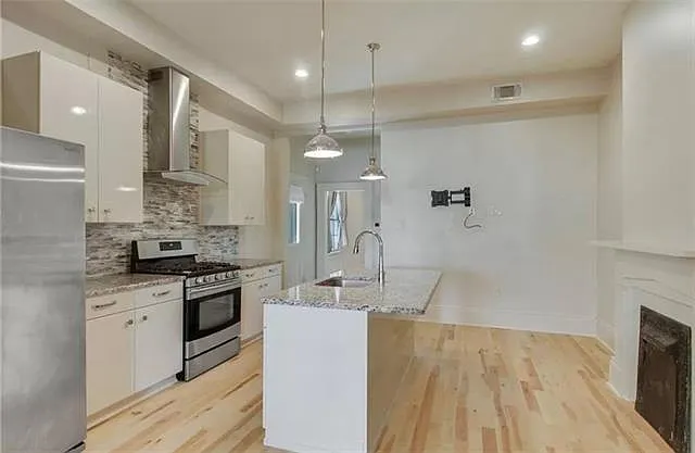 3518 Chestnut St — Photo 5