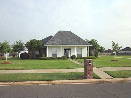 1st image of 108 Chinquapin Pl