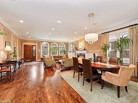 2nd image of 4224 N Wolcott Ave