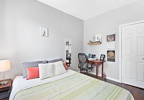 5th image of 706 Sackett St APT 2L
