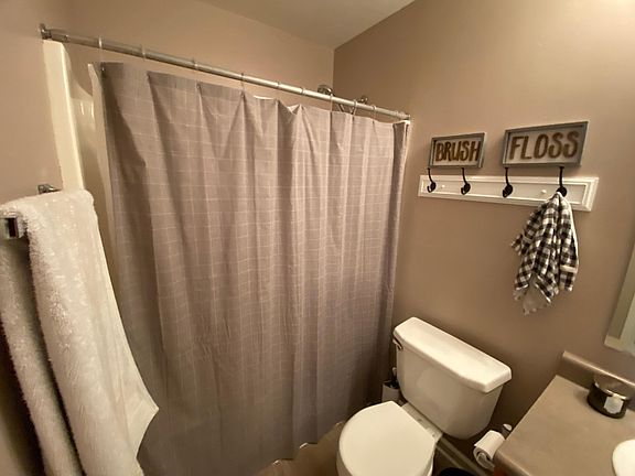 3rd image of 5437 Wood Hollow Dr