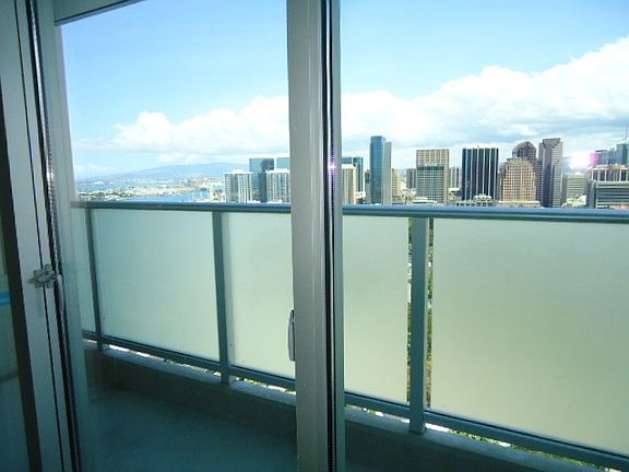 5th image of 801 South St APT 2904