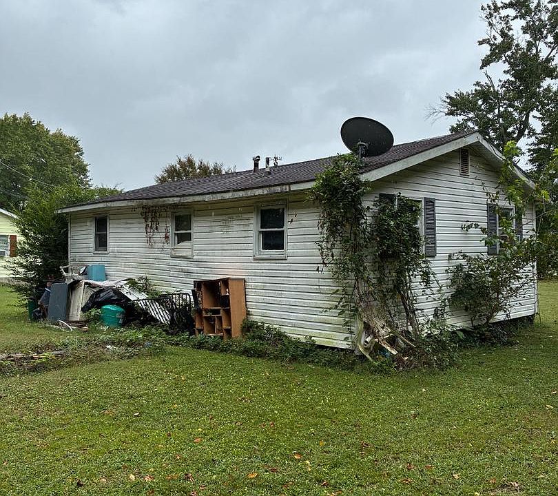 2nd image of 6207 Landing Neck Rd