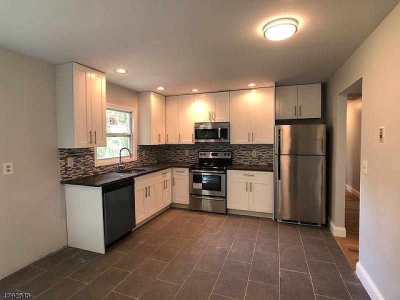1st image of 8 Mango Dr