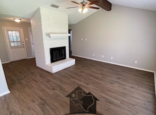 111 Lemon Dr, Arlington, TX 76018