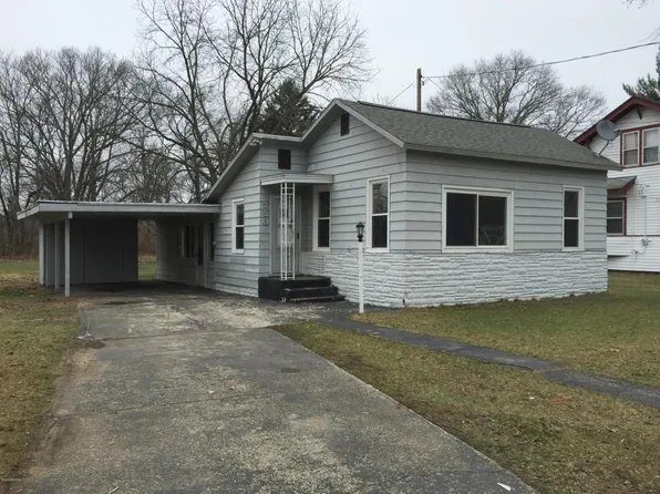 758 Oak Ave, Muskegon, MI 49442