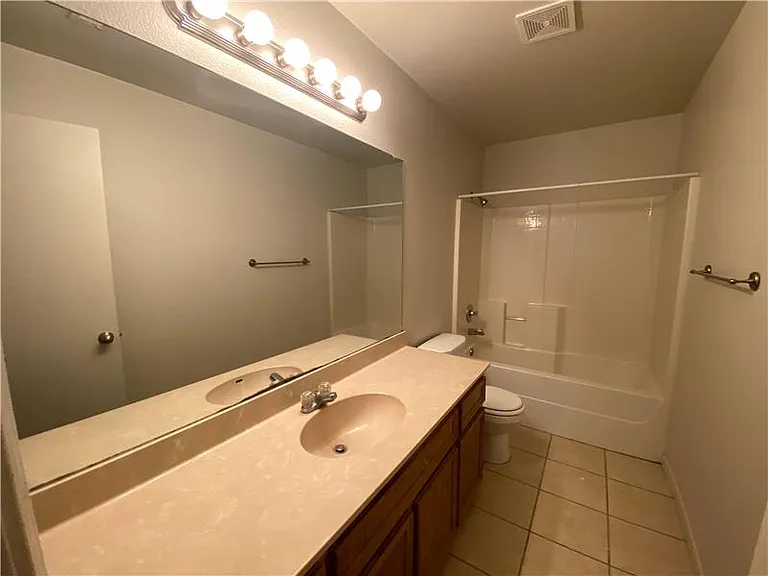 601 Bermuda #B — Photo 21