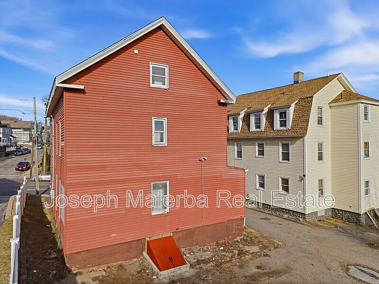 848 Bank St — Photo 16
