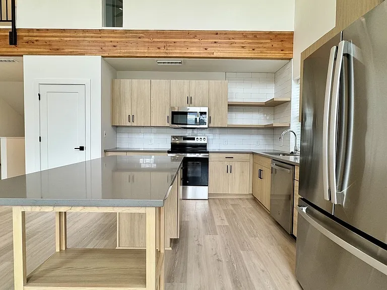 2913 N Oak Trafficway #2935 — Photo 7