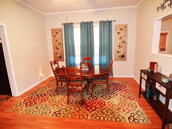 3rd image of 212 W B St