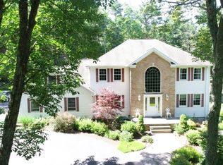 111 Steves Rd, Paupack, PA 18451