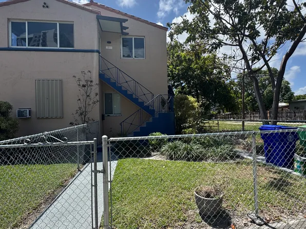 2000 SW 9th St, Miami, FL 33135