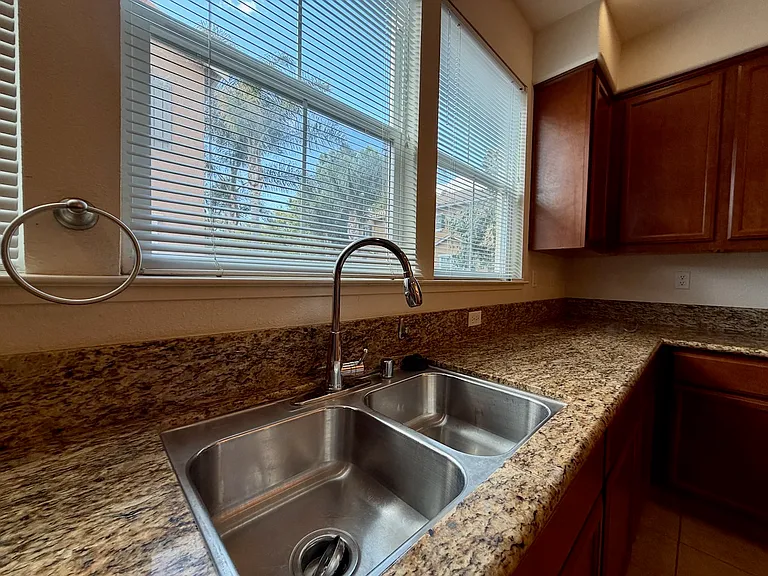 2100 Beech Cir — Photo 13