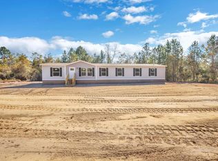 862 Smith Ln, Jesup, GA 31545