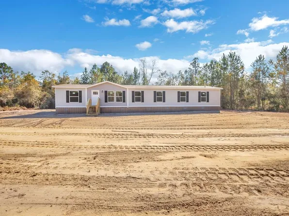 862 Smith Ln, Jesup, GA 31545