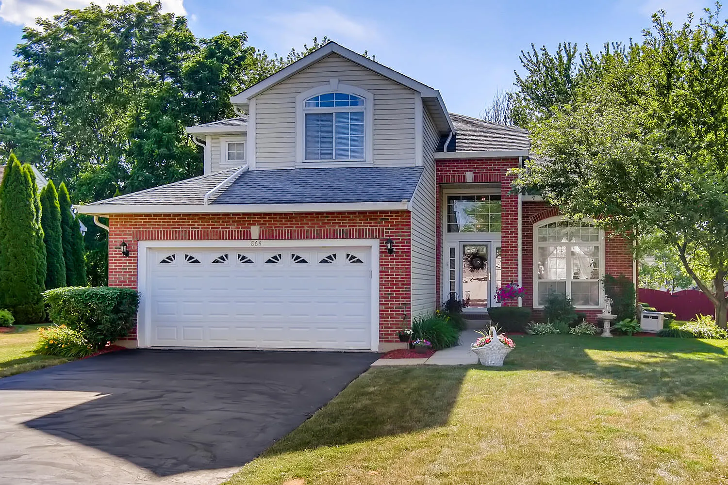 864 Tallgrass Dr photo 1