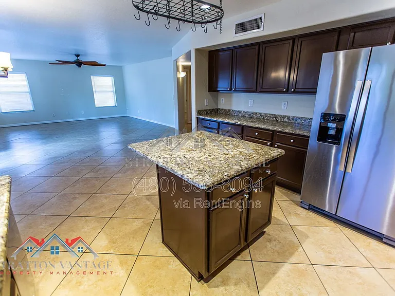 1231 N Layman St — Photo 17