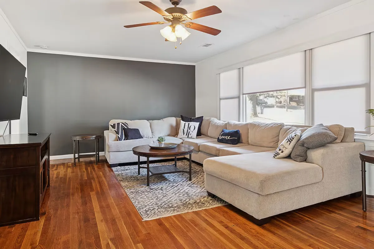 3 bed, 1637 sqft, $2,600 — Photo 2