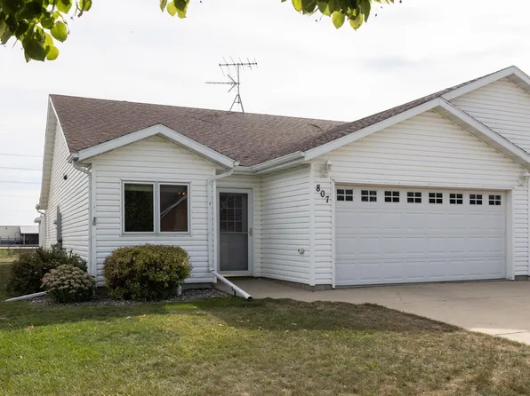 807 Morningside Dr, Casselton, ND 58012