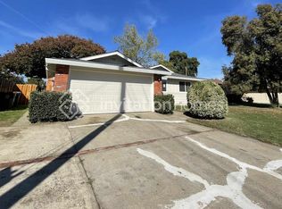 2332 Zinfandel Dr, Rancho Cordova, CA 95670
