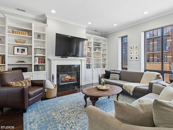 4th image of 2239 W North Ave APT 2A