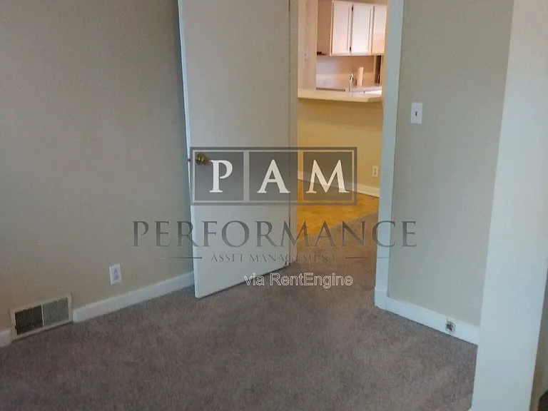 1521 N Jefferson St — Photo 9