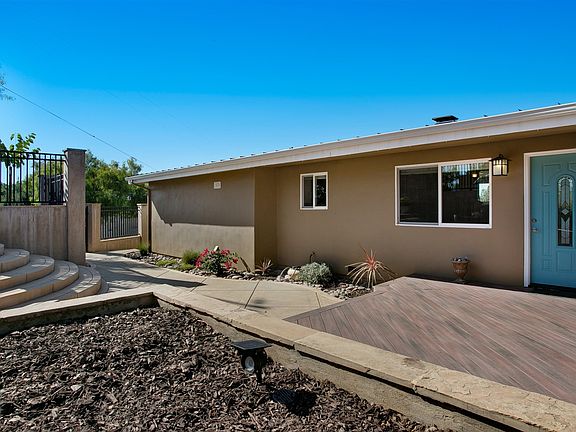 3rd image of 1576 Sunrise Dr