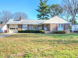 1314 Elmwood Dr, Colonial Heights, VA 23834
