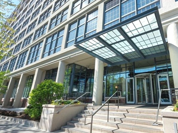 900 N Kingsbury St APT 1057