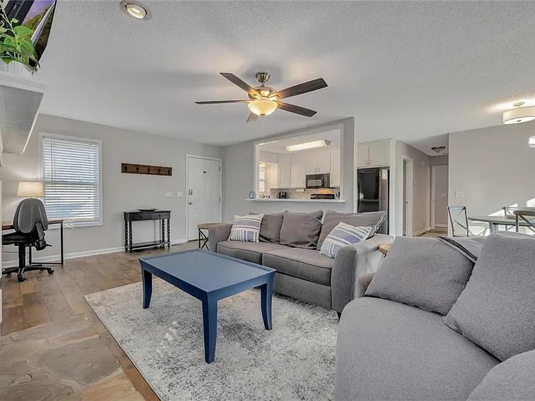 1817A Hardman Ln — Photo 6