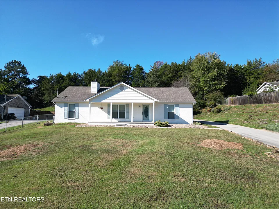 11809 Autumn Leaves Ln