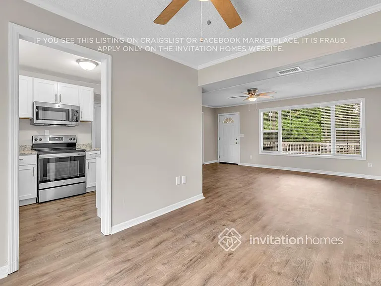 8061 Delaroche Dr — Photo 10
