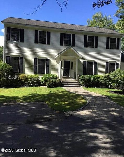 2nd image of 18 Creek Lane