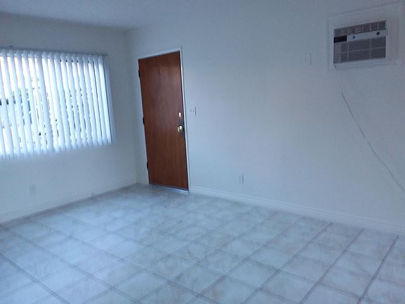 5th image of 375 E Ashtabula St APT 1