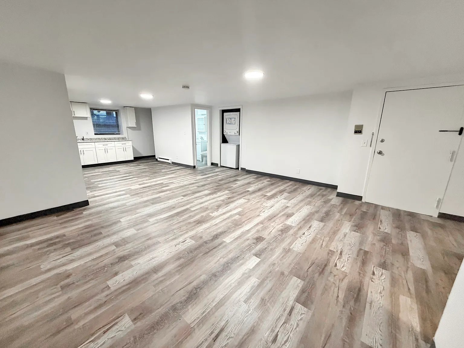 Studio, 685 sqft, $2,400 — Photo 4