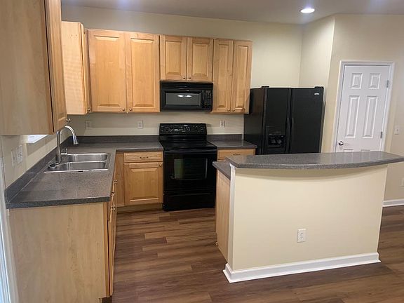 4th image of 2359 Sunset Bluff Dr
