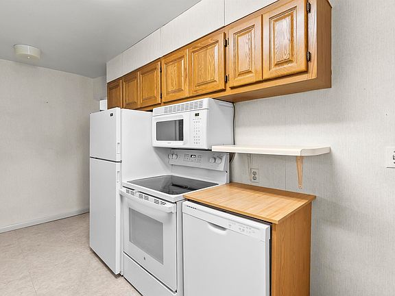4th image of 709 N Leadale Ave
