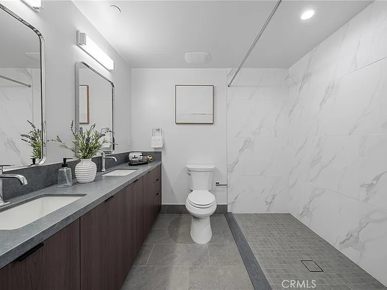 150 S Oak Knoll Ave #105 — Photo 12