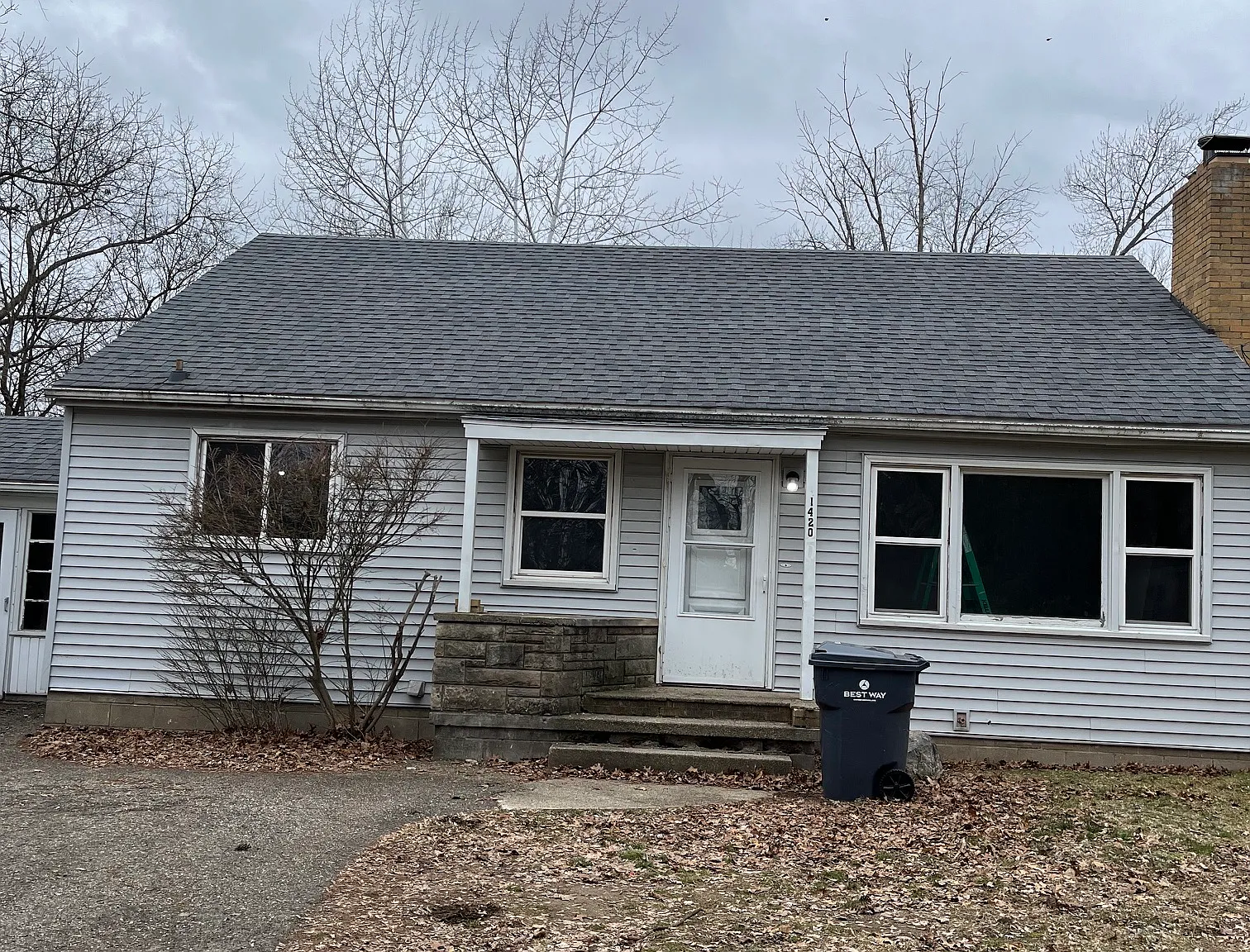 4 bed, 1300 sqft, $1,900 — Photo 1