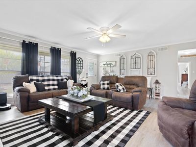 910 N Mill St, Bowie, TX, 76230