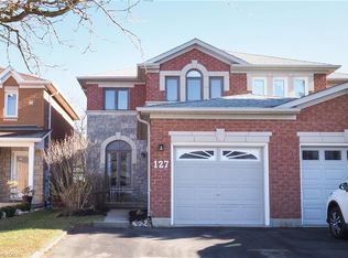 127 Essex Point Dr, Cambridge, ON N1T 1W6