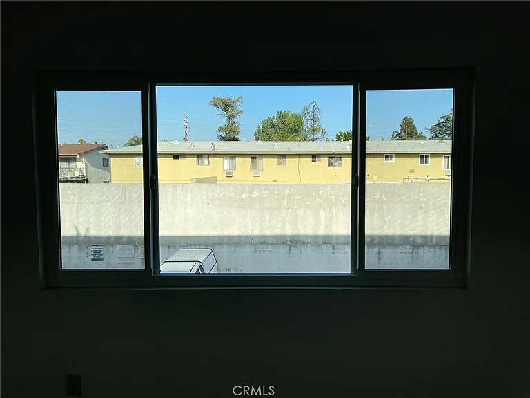 8800 Cedros Ave #111 — Photo 17