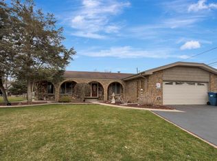 14160 S Lamon Ave, Crestwood, IL 60445