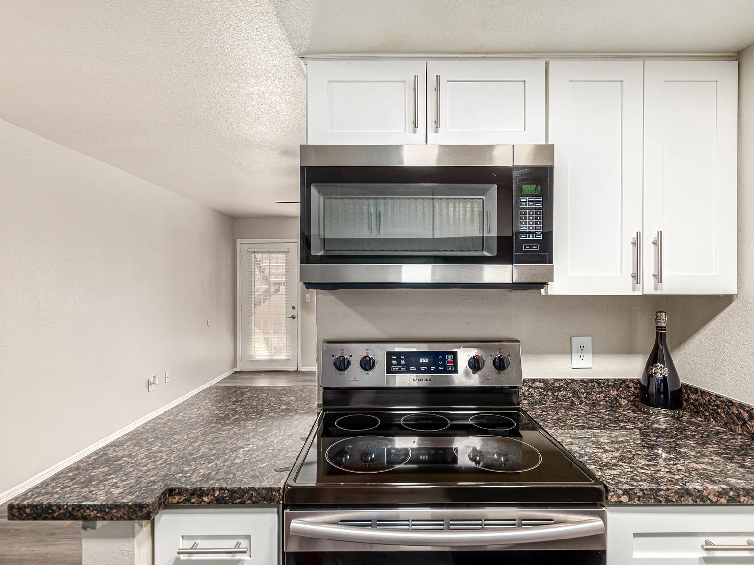 Goldcrest Apartments — Photo 4